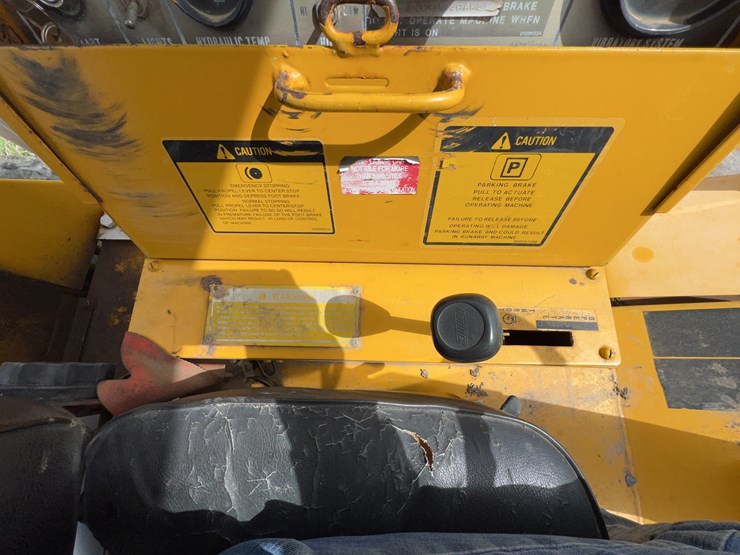 1987-caterpillar-cs-553-image-13