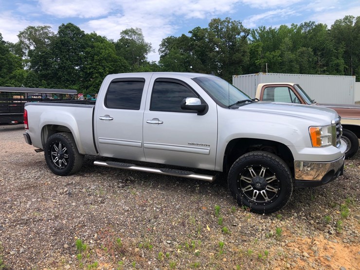 2012-gmc-sierra-1500-image-2