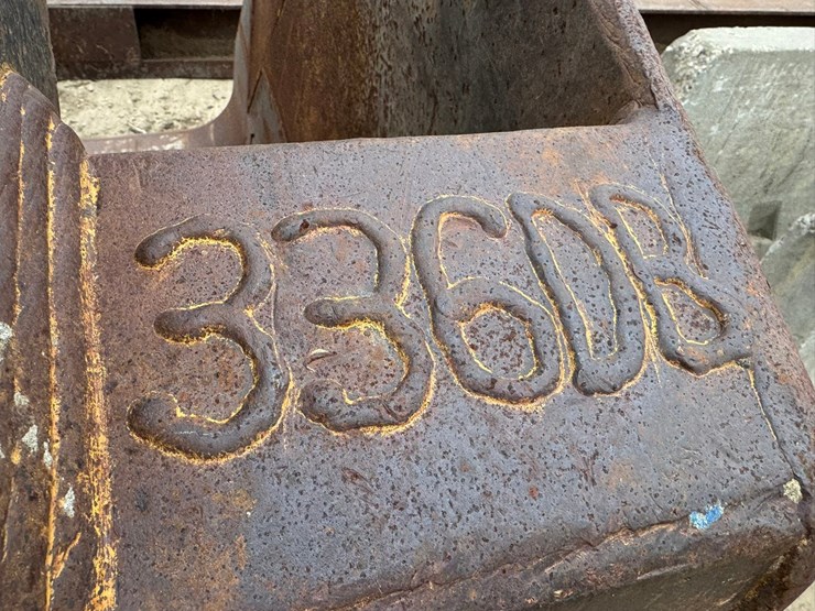 #3954-•-raveling-approx-46"-excavator-bucket-image-15