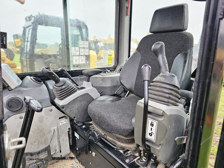 caterpillar-305e2-image-11