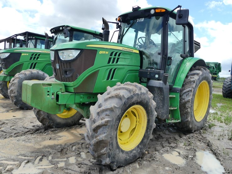 2013-john-deere-6125m-image-1