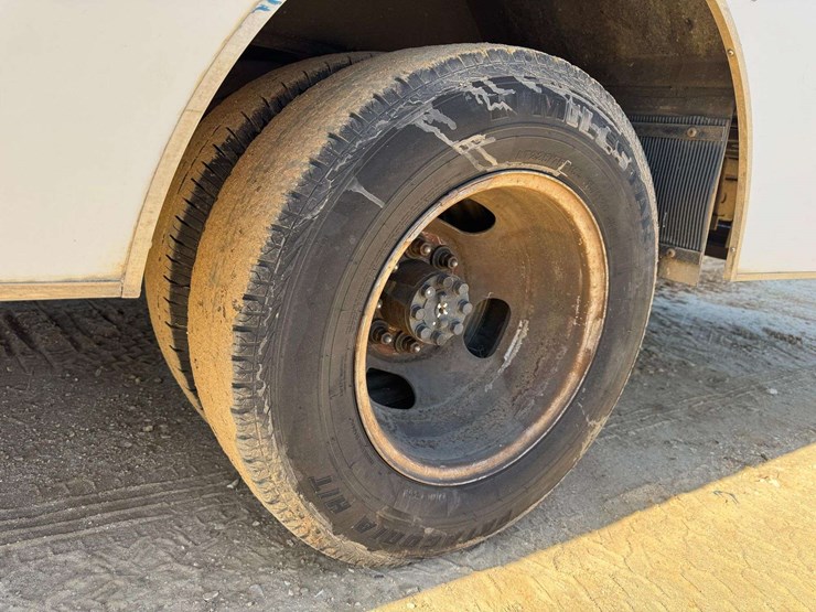 2014-chevrolet-express-3500-image-25