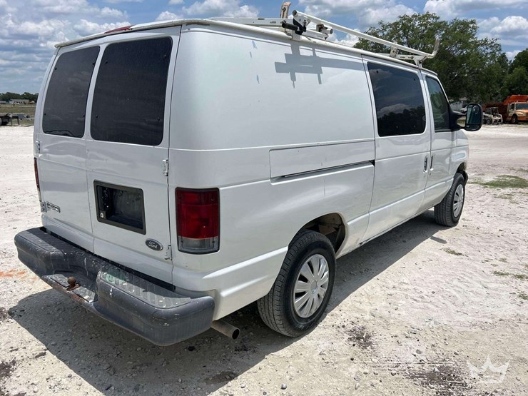 2007-ford-cargo-image-3
