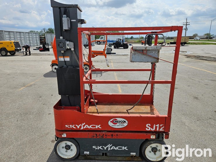 2016-skyjack-sj12-image-8