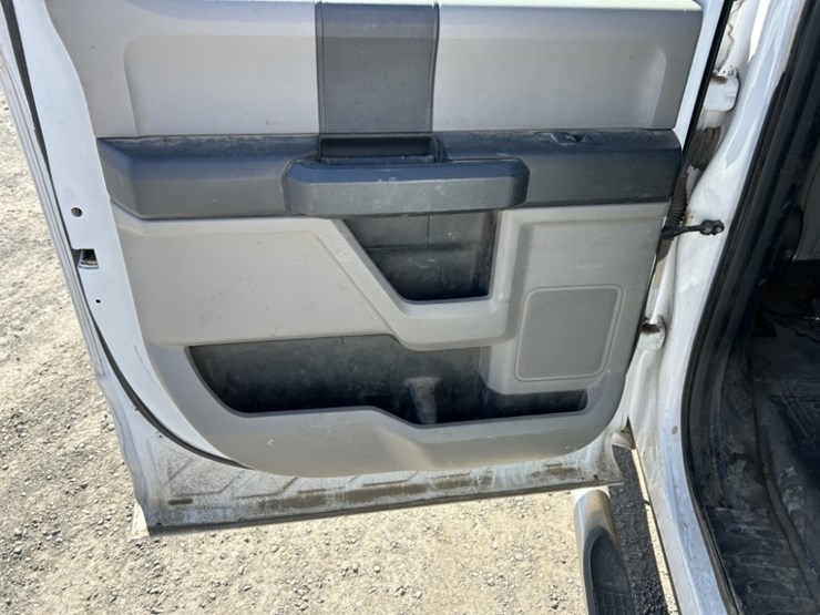 2016-ford-f150-xl-image-28