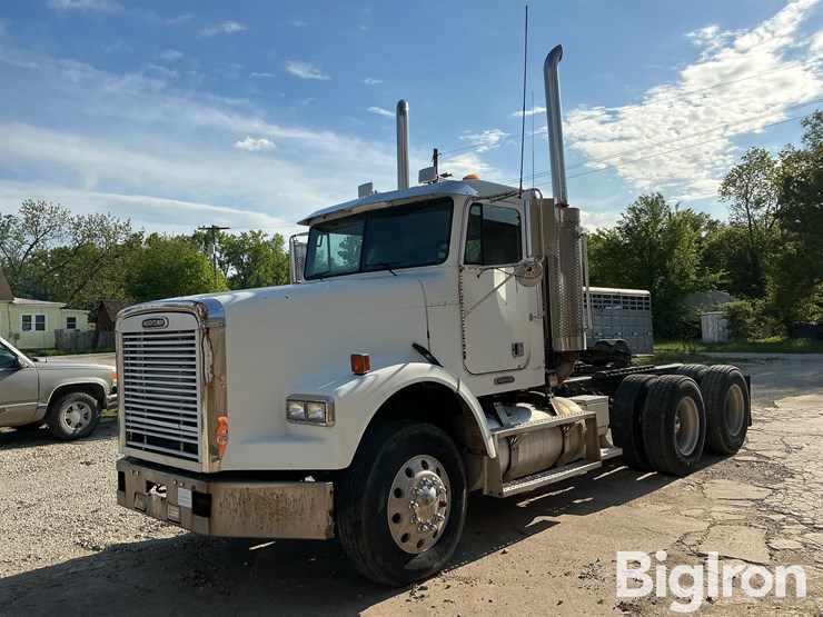 2000-freightliner-fld120-image-1