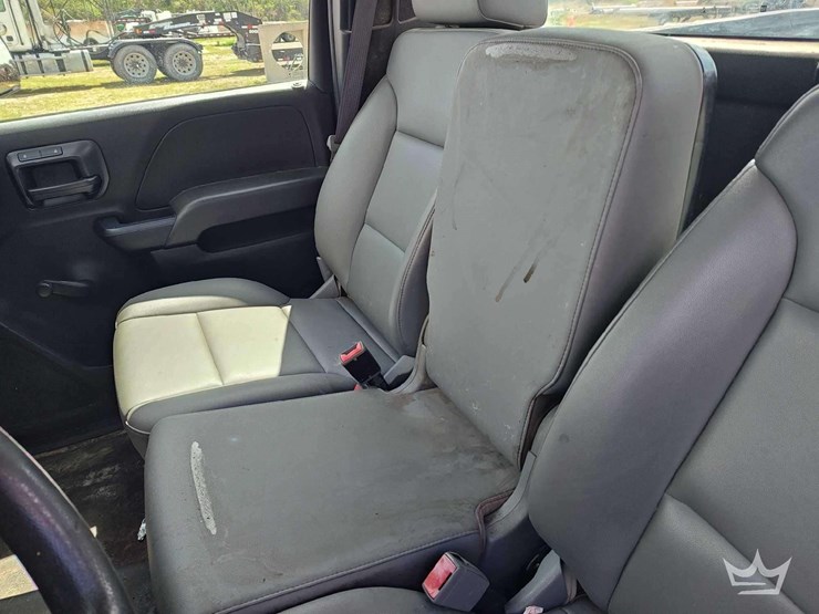 2017-chevrolet-silverado-2500hd-image-13