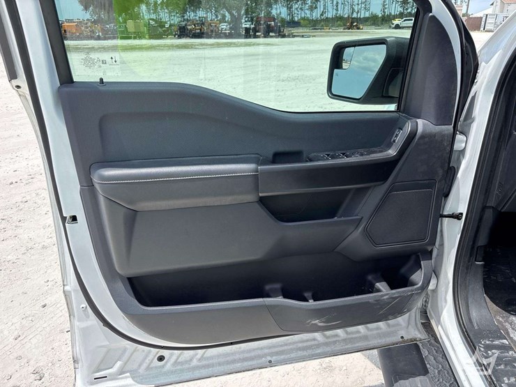 2022-ford-f150-image-13