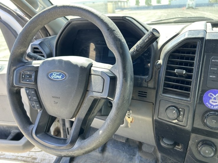 2016-ford-f150-xl-image-19