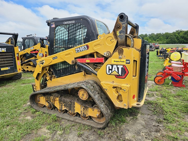 2023-caterpillar-259d3-image-4