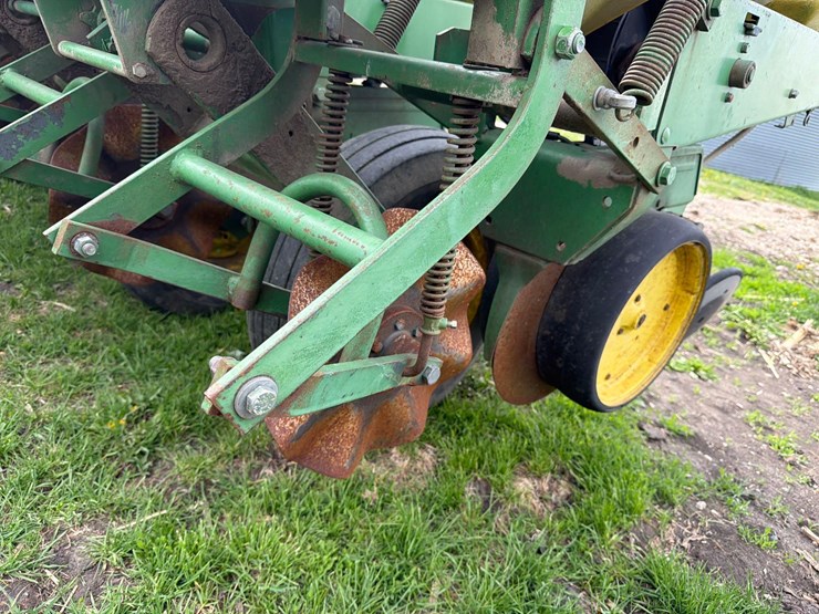 john-deere-7000-image-40