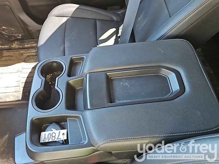 2022-chevrolet-silverado-1500-image-39