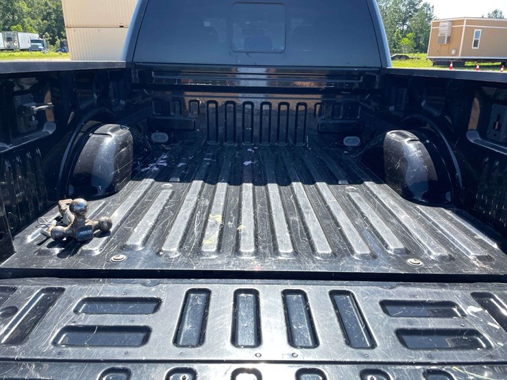 2017-ford-f150-image-15
