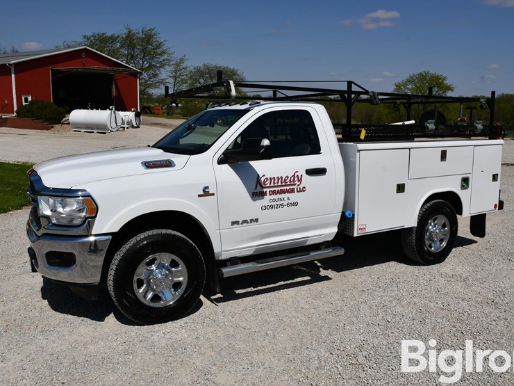 2022-dodge-3500-image-1