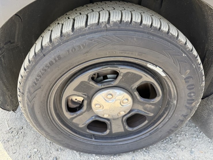 2017-ford-explorer-image-15