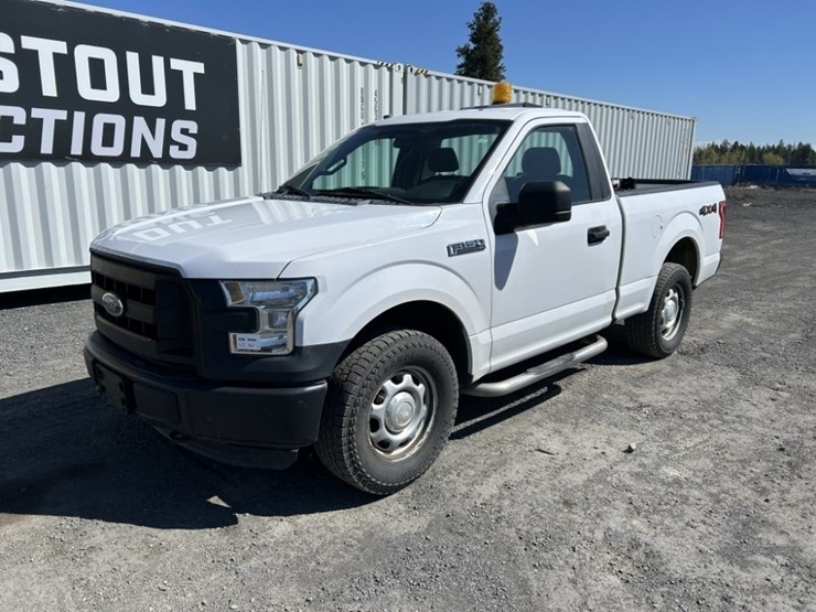 2016-ford-f150-xl-image-1