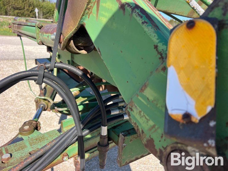 john-deere-220-image-15