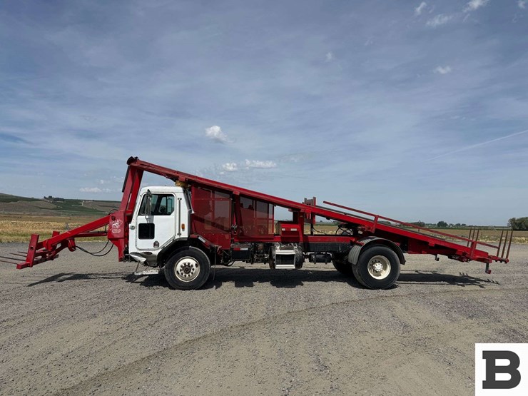 1994-peterbilt-320-image-3
