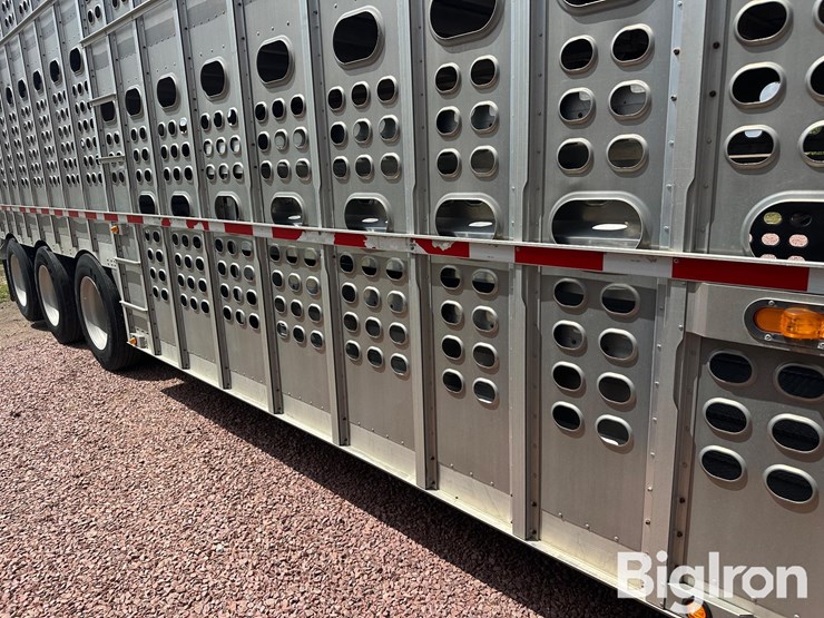 2012-eby-livestock-trailer-image-16