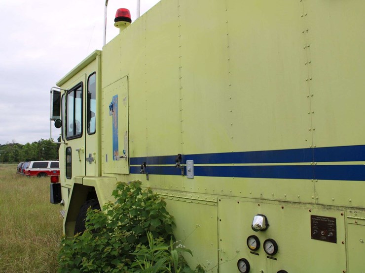 1988-oshkosh-t-3000-airport-pumper-speciality-vehicle-10t9l5eh3j1032880-mileage:-9175-(2270-ho-image-12