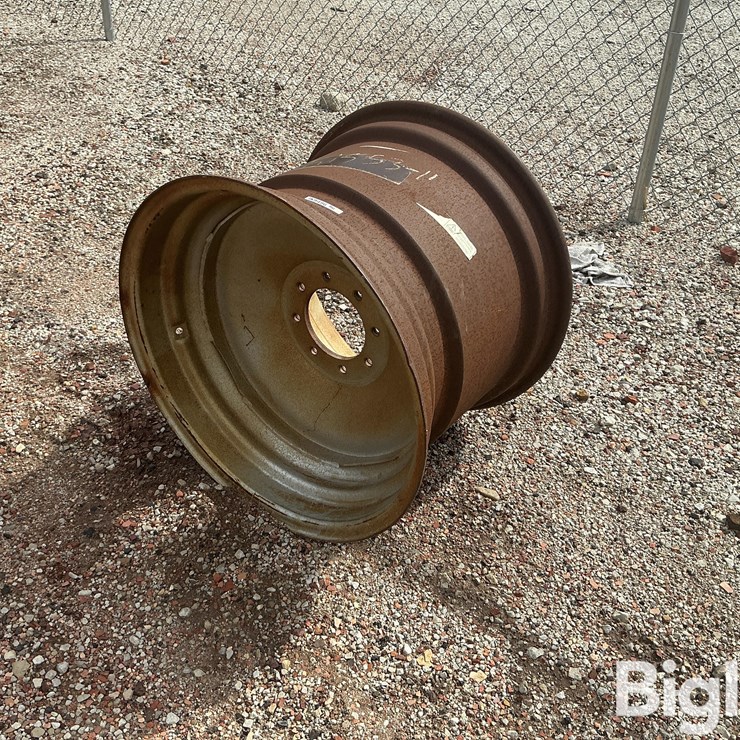 20 X 26 Case 2WD Combine Rear Wheel
