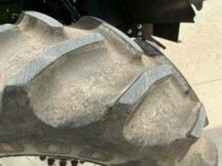 2012-case-ih-6130-image-37