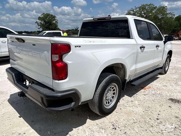 2021-chevrolet-silverado-1500-image-3