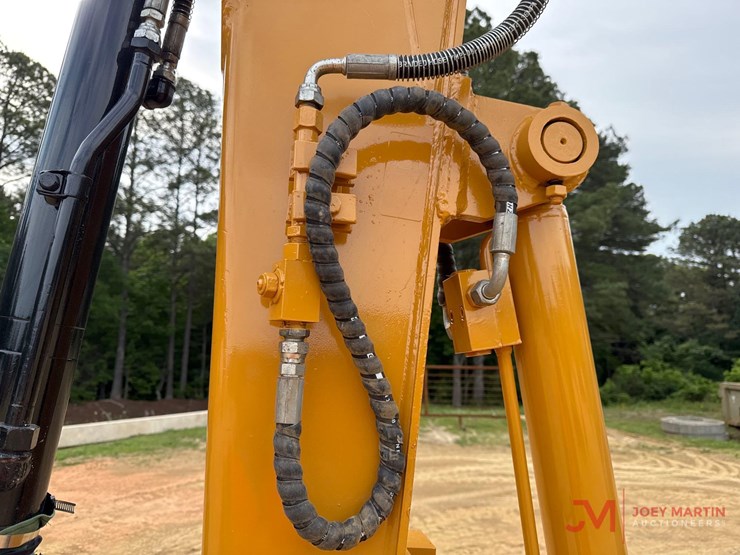 2021-caterpillar-305.5-image-14