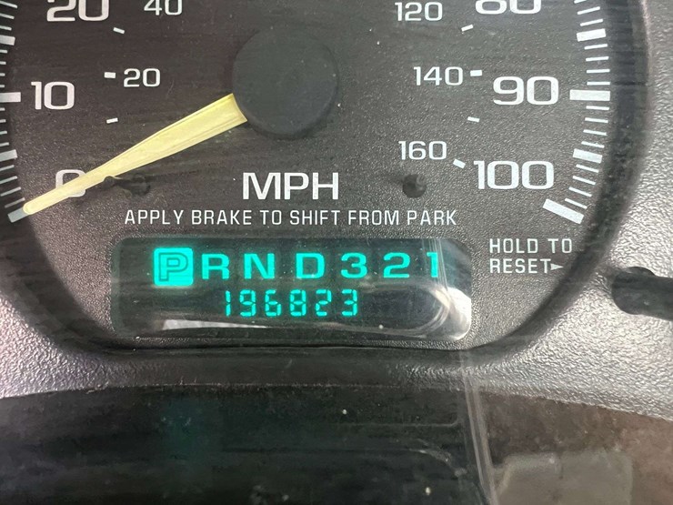 2001-chevrolet-silverado-1500-image-22
