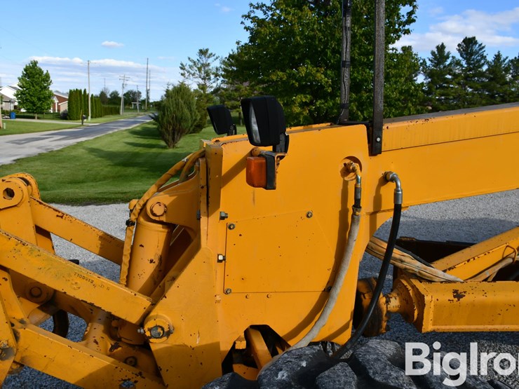 1989-deere-772bh-image-11