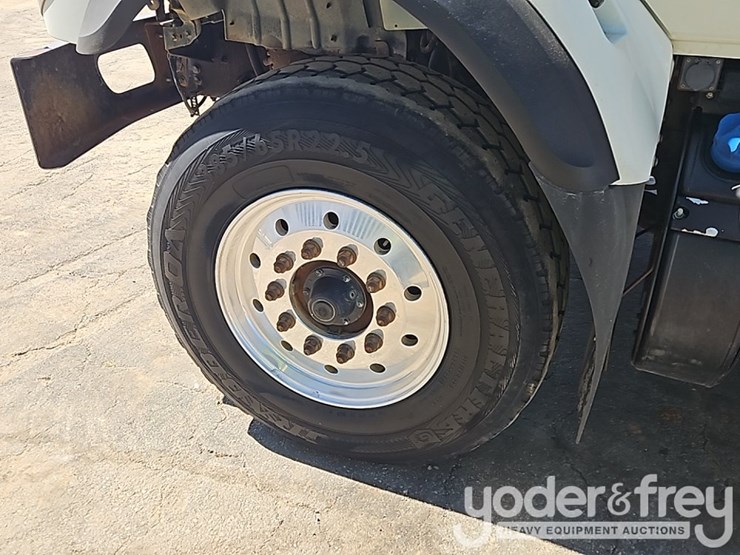 2018-international-7500-image-10