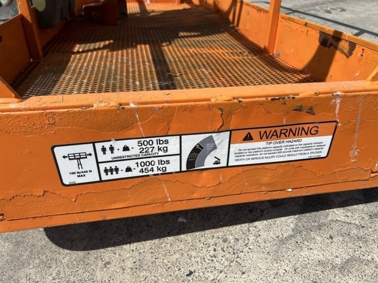 2013-jlg-600s-image-10