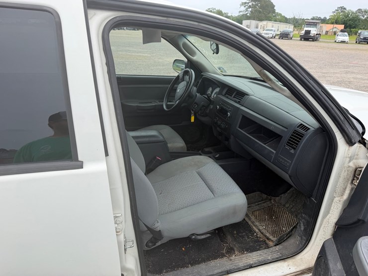 2009-dodge-dakota-image-7