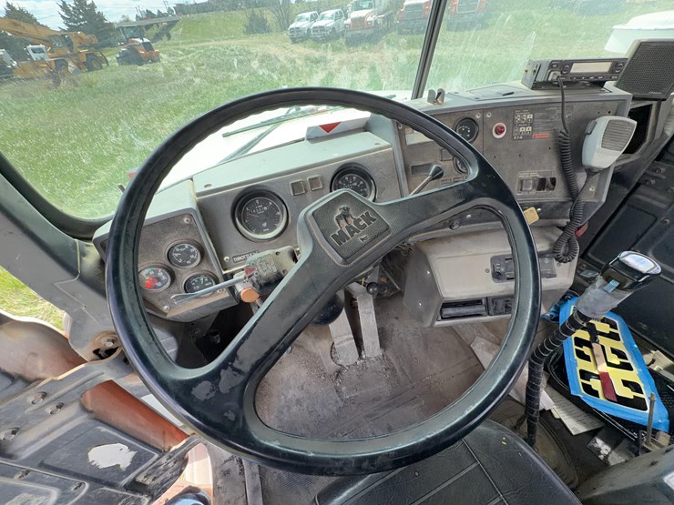 1996-mack-rd688c-cement-truck-image-61