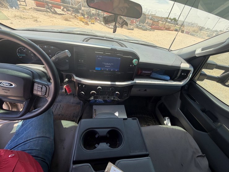 2023-ford-f250-image-10