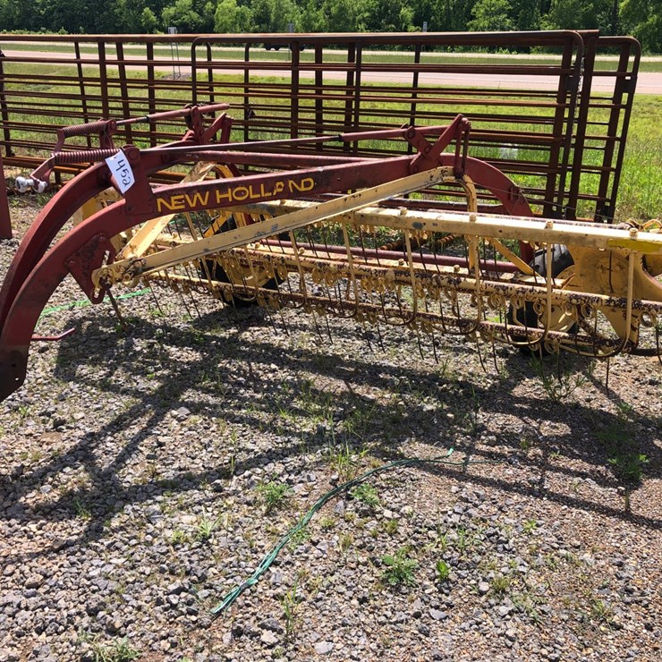 NEW HOLLAND 256