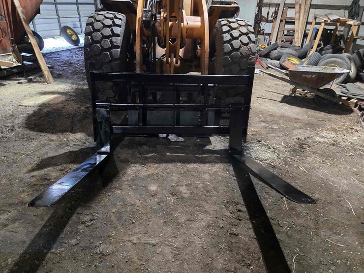 m&j-jrb-416-mount-payloader-pallet-forks-image-6