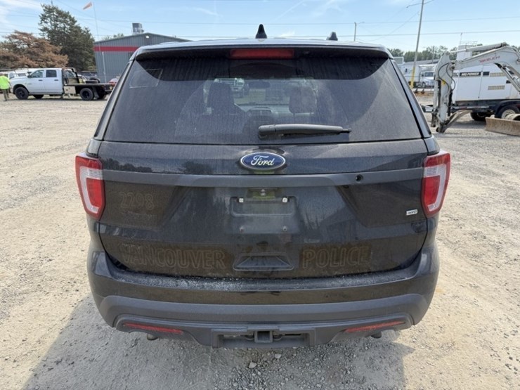 2017-ford-explorer-image-5