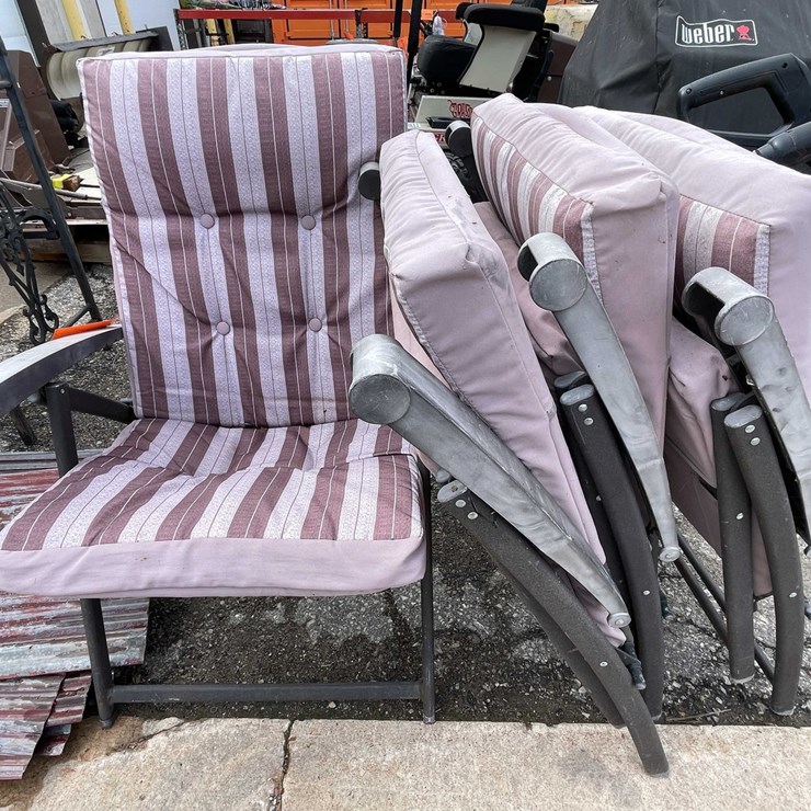 #9081 • (4) Patio Chairs (O3)