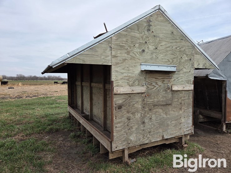 shop-built-wood-livestock-feeder-image-3