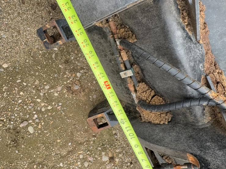 2023-caterpillar-938m-image-16