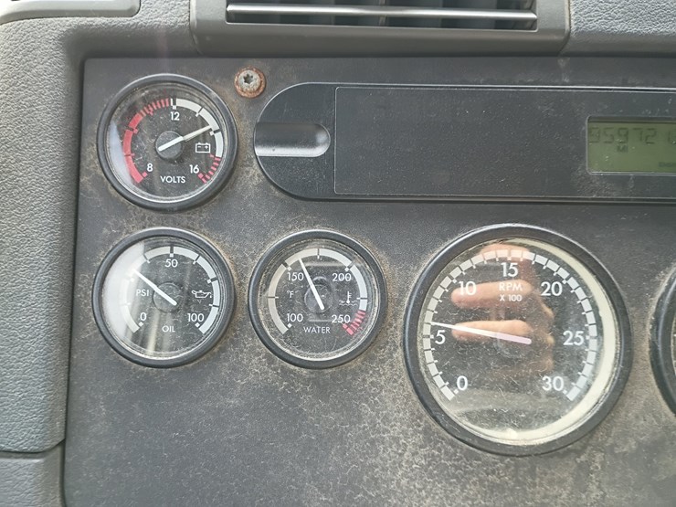 2009-freightliner-cascadia-125-image-62