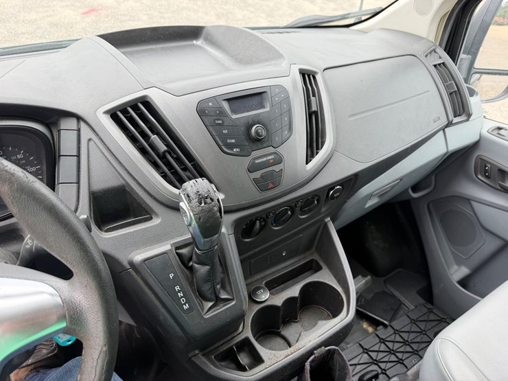 2015-ford-transit-image-15
