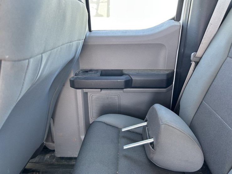 2016-ford-f150-xl-image-25
