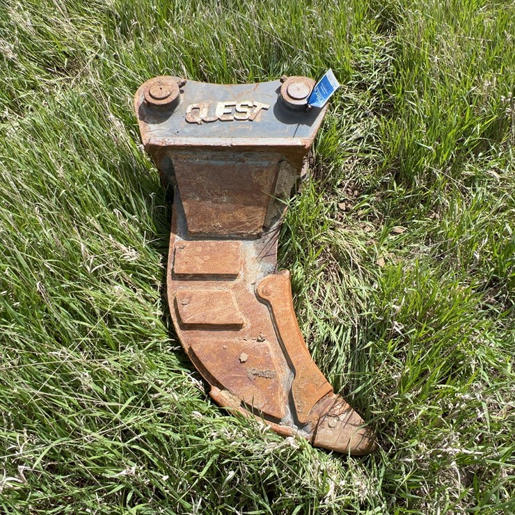 Quest Excavator Ripper