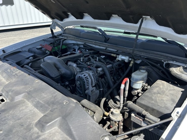 2013-chevrolet-silverado-1500-image-38