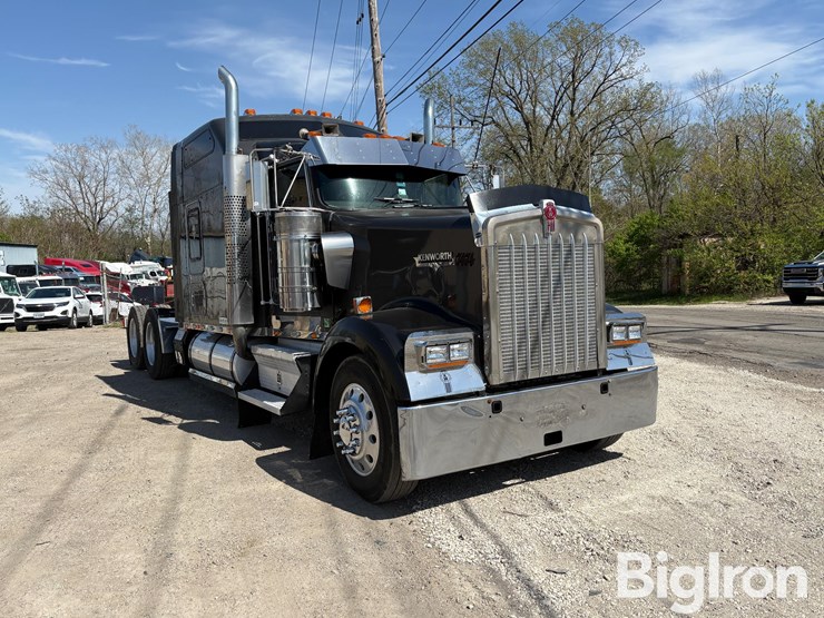 2007-kenworth-w900-image-3