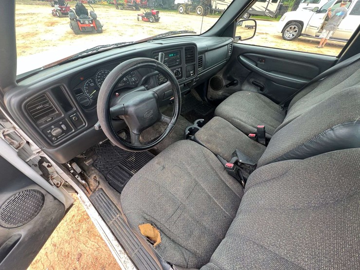 2001-chevrolet-silverado-1500-image-10