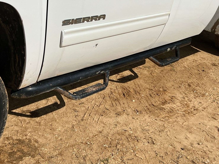 2013-chevrolet-silverado-3500hd-image-12