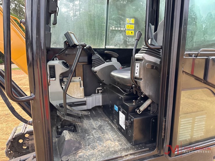 2021-caterpillar-305.5-image-19